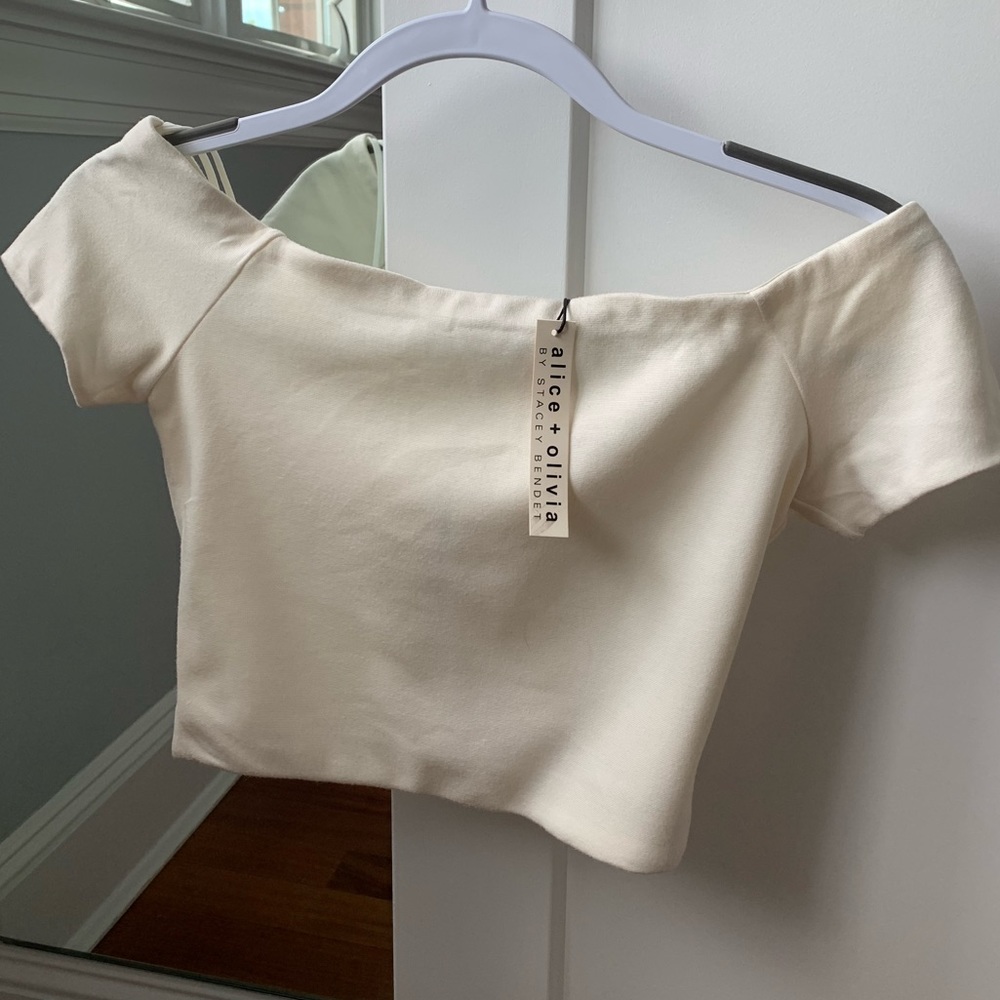 Alice & Olivia Off Shoulder top NWT size XS